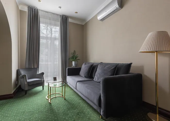 Arcadia Plaza Hotel
