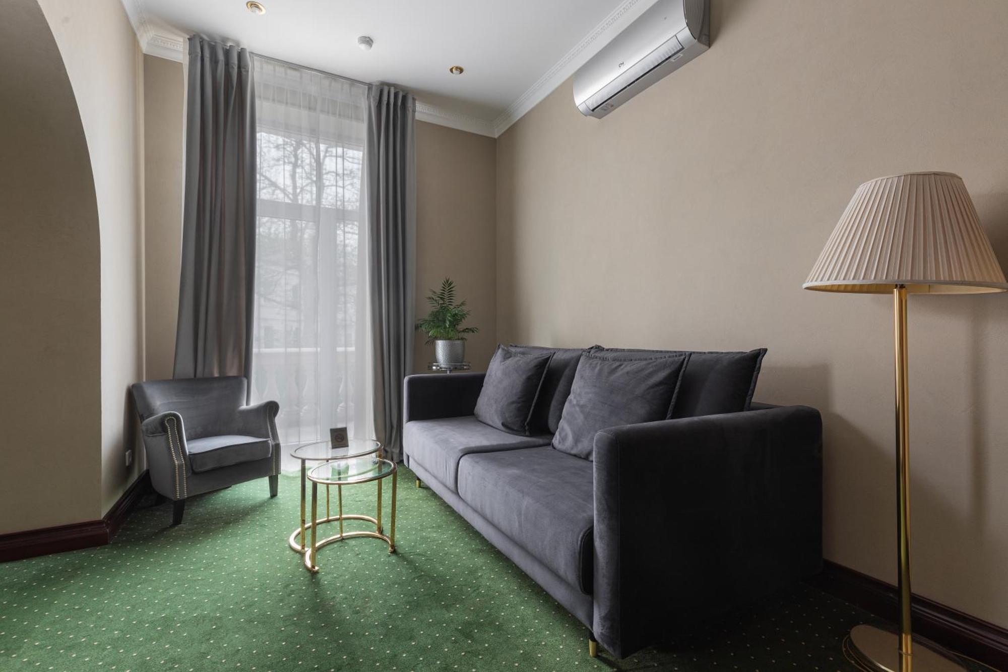 Arcadia Plaza 4*